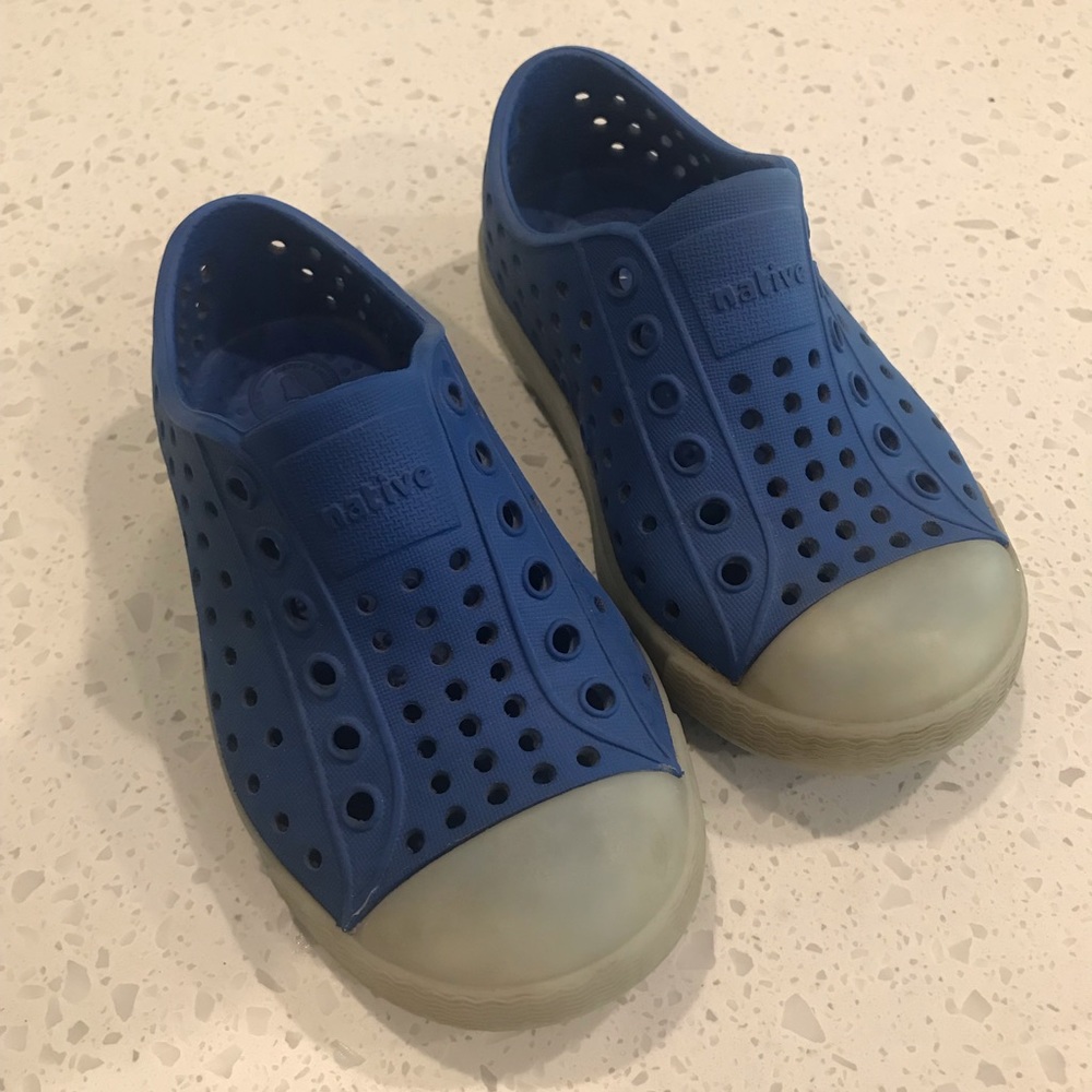Toddler Size 7, Glow-In-The-Dark Native Sh…